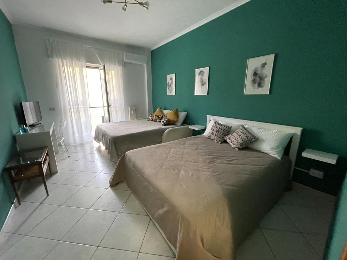 Renza House Chiaia Appartement Napels Buitenkant foto