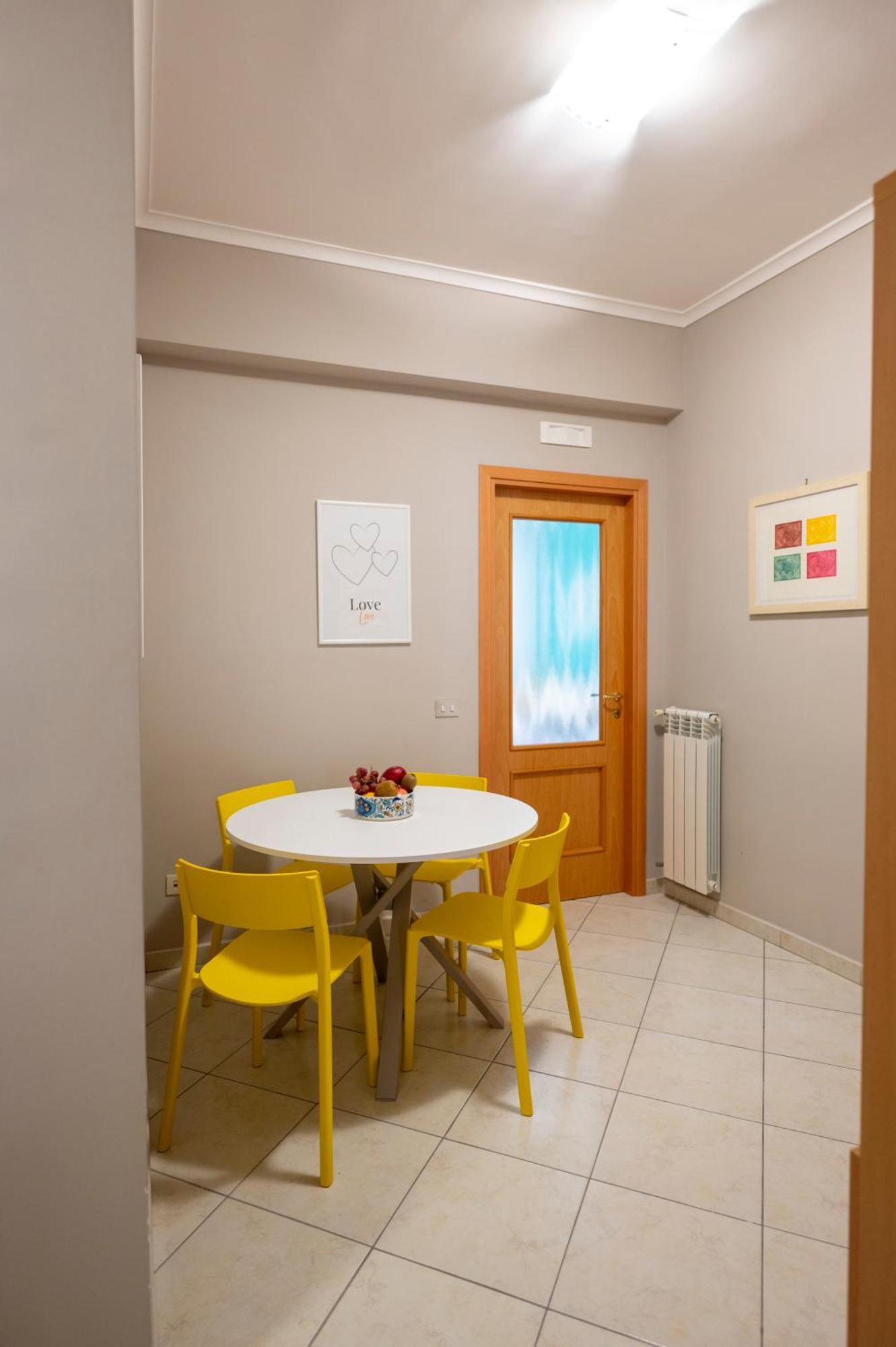 Renza House Chiaia Appartement Napels Buitenkant foto