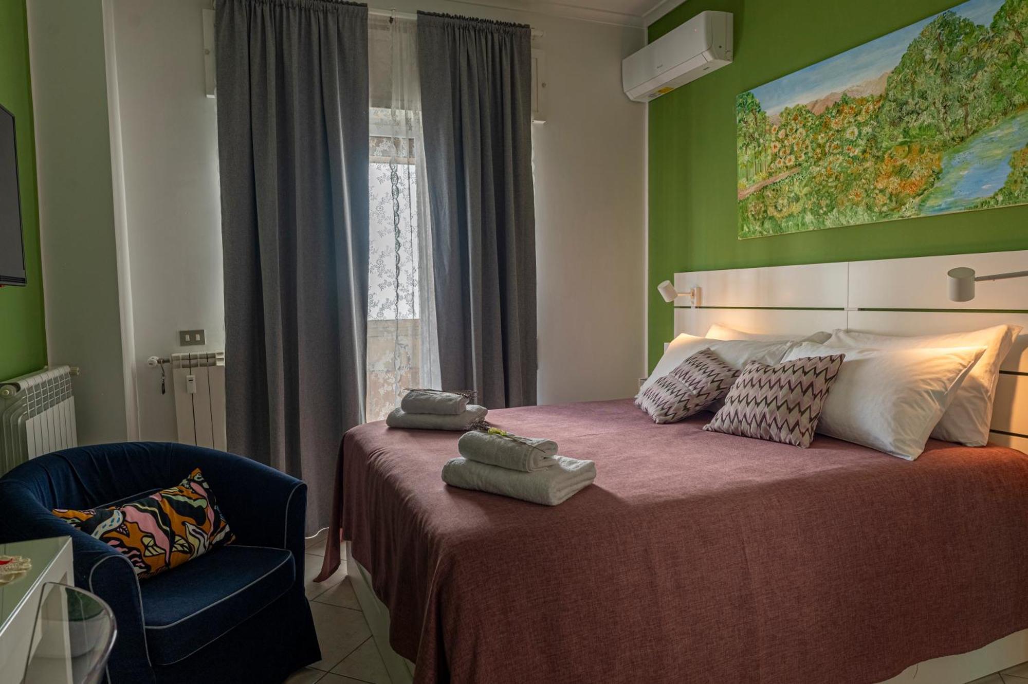 Renza House Chiaia Appartement Napels Buitenkant foto
